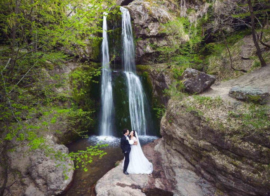 Doğa İle İç İçe Olan Şelale Yeni Evlenen Çiftlerin Uğrak Noktası Haline Geldi