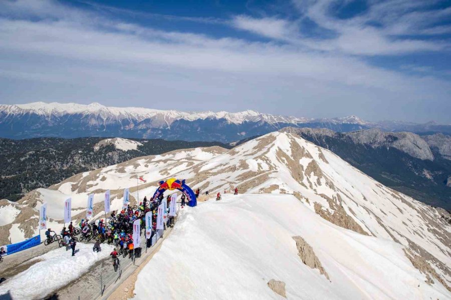 Gökyüzünden Denize Pedal Çevirecekler