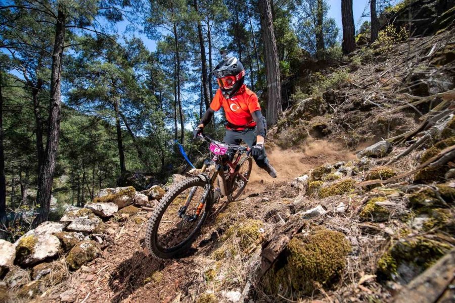 Gökyüzünden Denize Pedal Çevirecekler