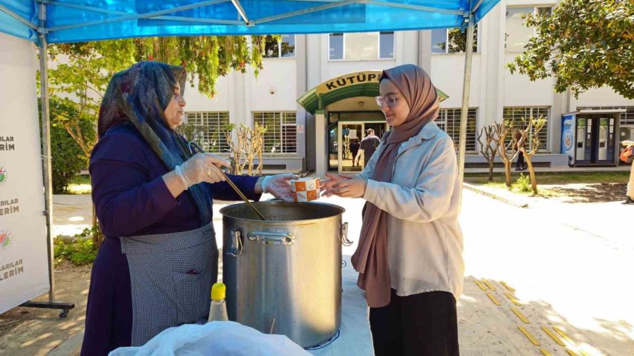Kepez’den Öğrencilere Çorba İkramı