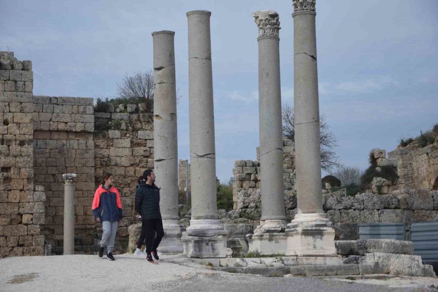 9 Günlük Tatilde Antalya’nın Antik Liman Ve Kentlerine Yoğun İlgi