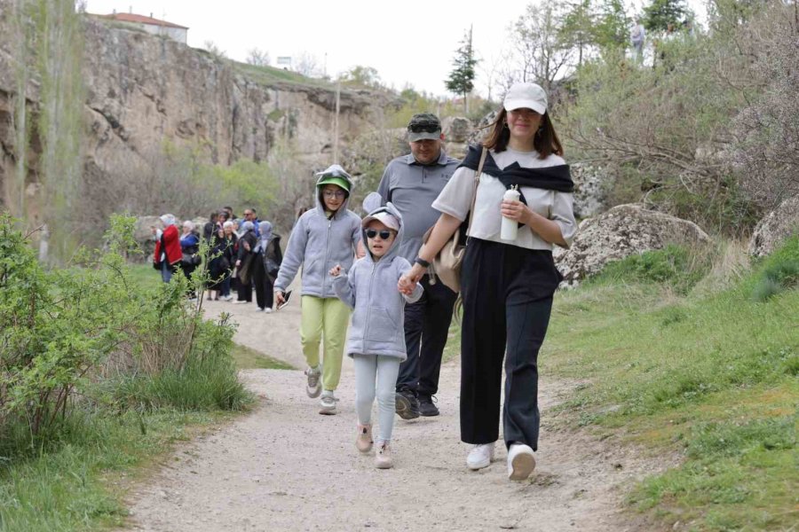 Ihlara Vadisi’nde Turizm Haftası Yürüyüşü