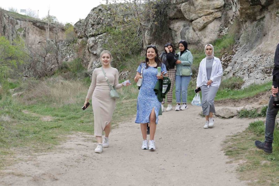 Ihlara Vadisi’nde Turizm Haftası Yürüyüşü