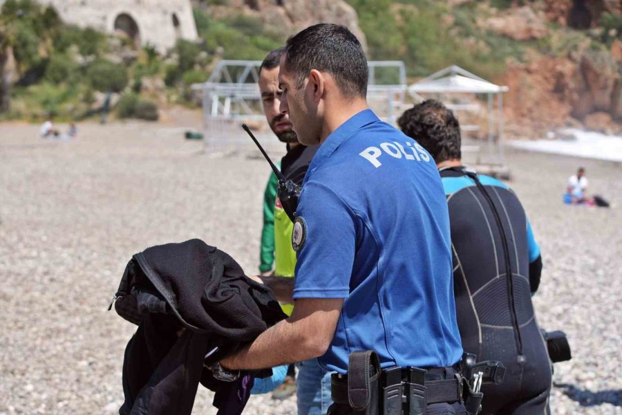 Antalya’da Dev Dalgaların Arasında Can Pazarı