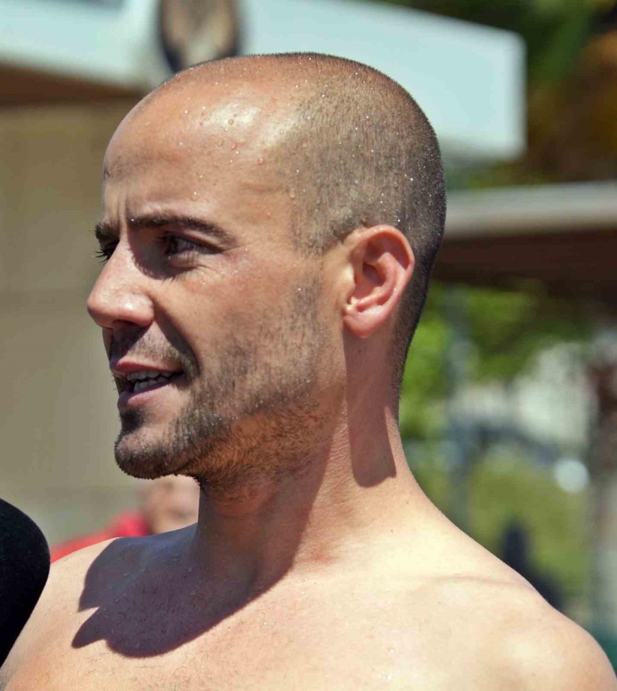 Antalya’da Dev Dalgaların Arasında Can Pazarı