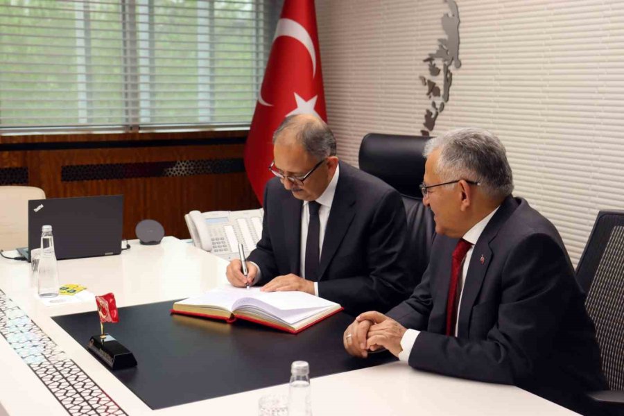 Bakan Özhaseki: “istanbul’da 14 Tane Konutu Tedbir Amaçlı Boşalttık”