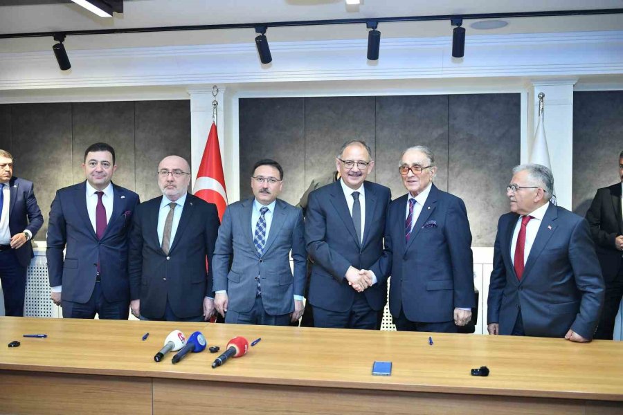 Hayırsever İşbirliği İle ’osb Teknik Kampüsü’ İçin İmzalar Atıldı