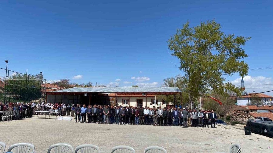 Seyitgazi Cevizli Köylüleri Yağmur Duasına Çıktı