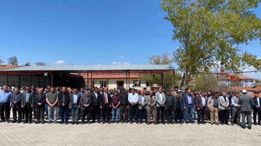 Seyitgazi Cevizli Köylüleri Yağmur Duasına Çıktı