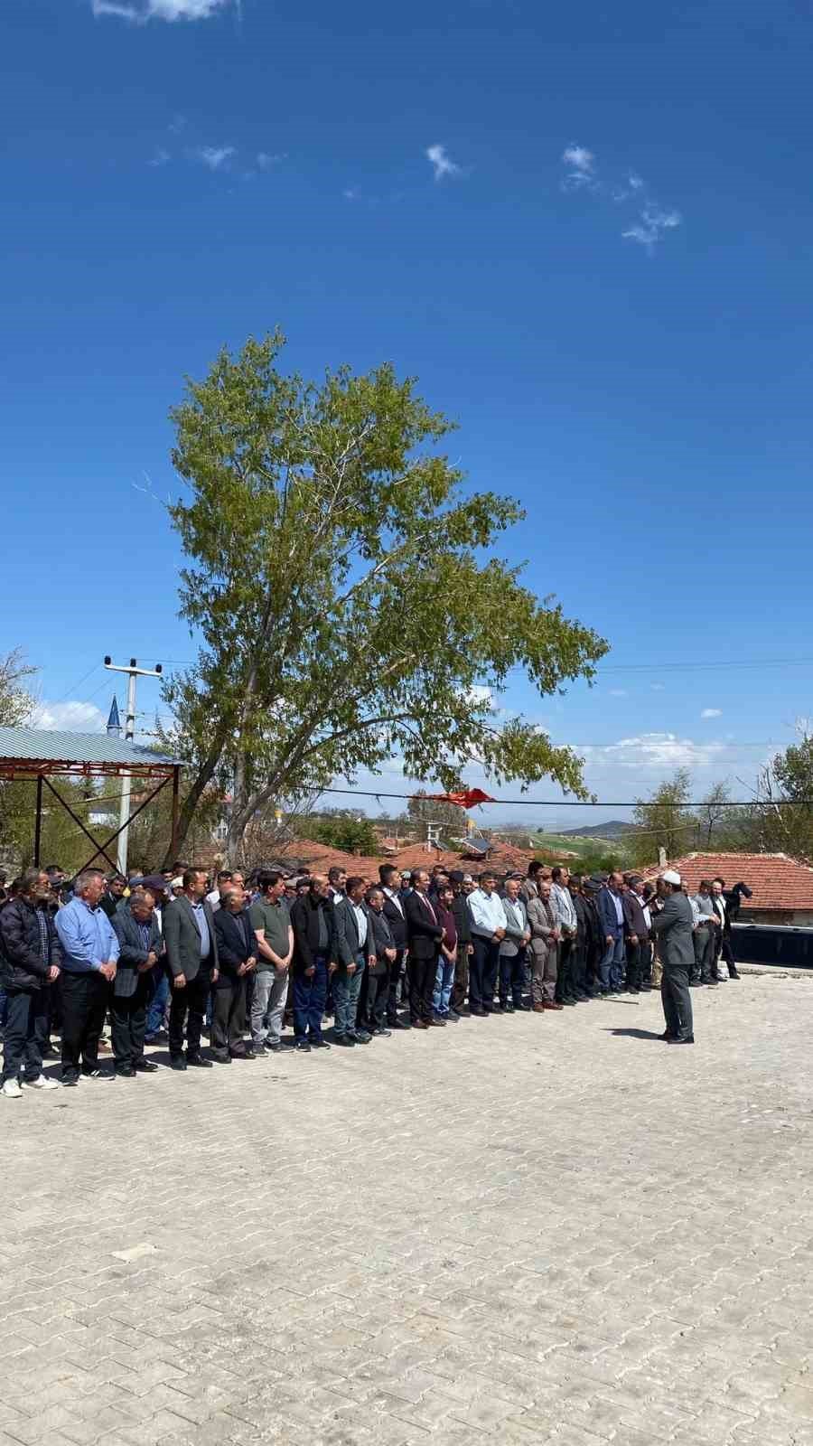 Seyitgazi Cevizli Köylüleri Yağmur Duasına Çıktı