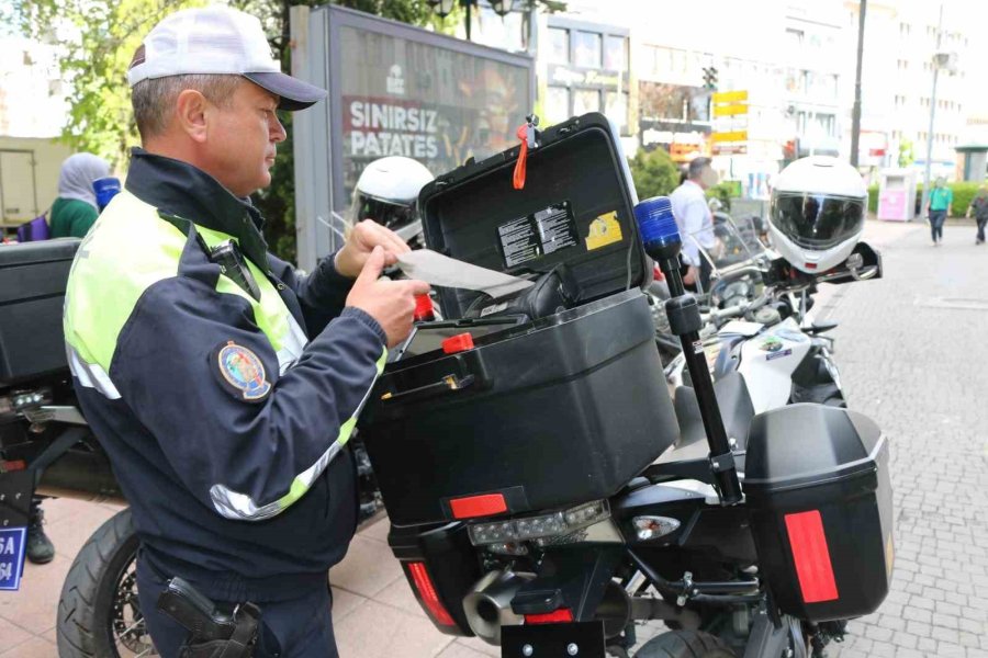 Kentin En İşlek 2 Bölgesinin Trafiğe Kapalı Alanlarında Denetim