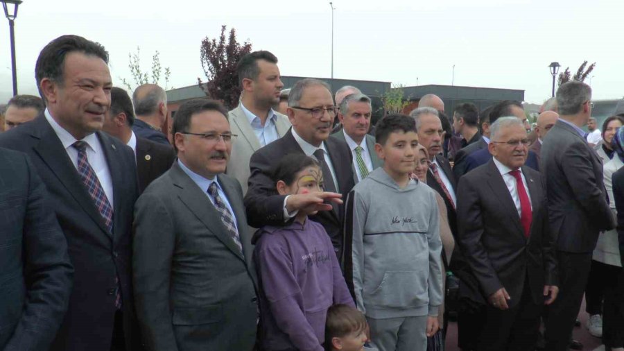 Bakan Özhaseki: “bu Coğrafyada Yaşamanın Bedeli Güçlü Olmak”