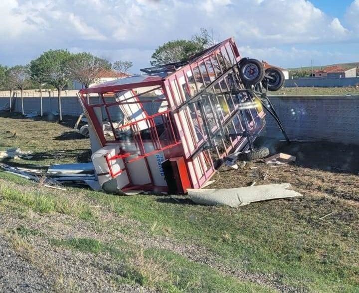 Fırtına Kulu’da Hasara Neden Oldu