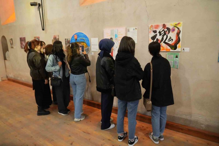 Niğde, 8 Ülkeden Sanatçının Orijinal Eserlerinin Yer Aldığı Sergiye Ev Sahipliği Yaptı