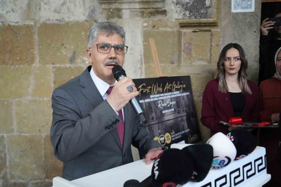 Niğde, 8 Ülkeden Sanatçının Orijinal Eserlerinin Yer Aldığı Sergiye Ev Sahipliği Yaptı