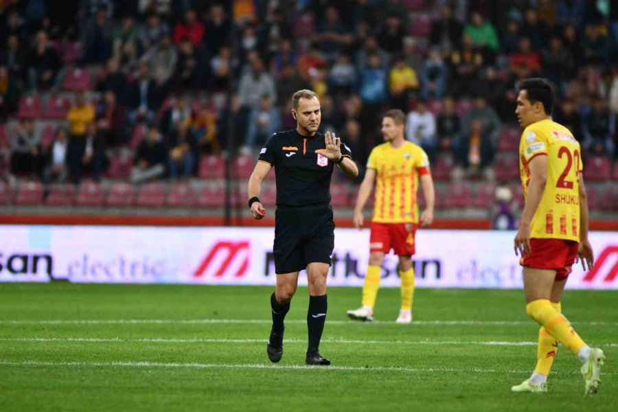 Trendyol Süper Lig: Kayserispor: 0 - Trabzonspor: 1 (ilk Yarı)