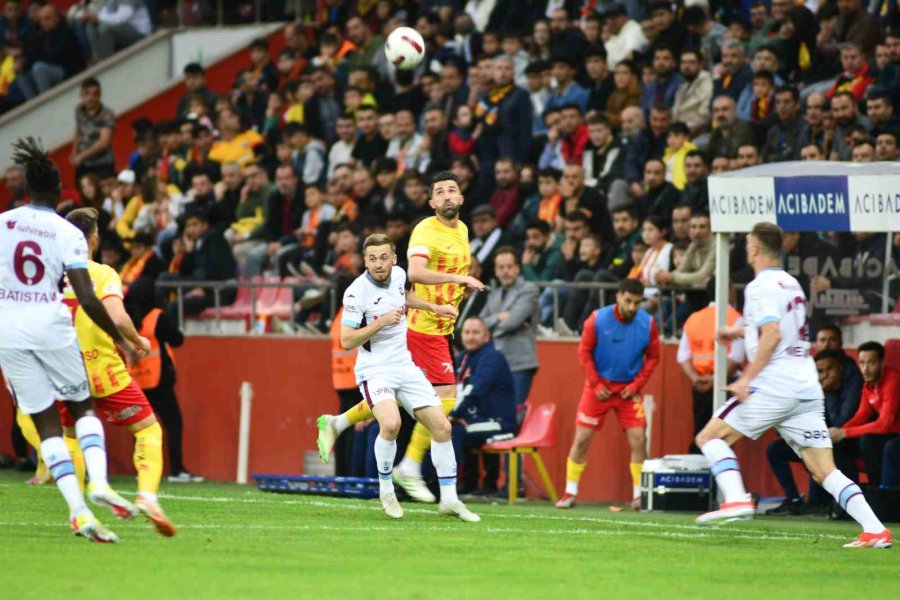 Trendyol Süper Lig: Kayserispor: 0 - Trabzonspor: 1 (ilk Yarı)