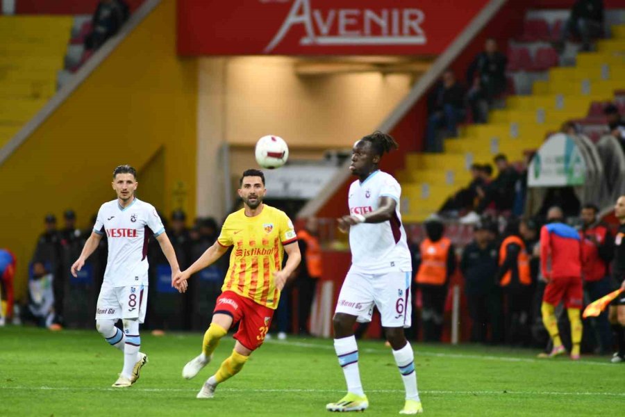 Trendyol Süper Lig: Kayserispor: 0 - Trabzonspor: 1 (ilk Yarı)