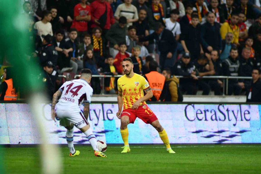 Trendyol Süper Lig: Kayserispor: 0 - Trabzonspor: 1 (ilk Yarı)