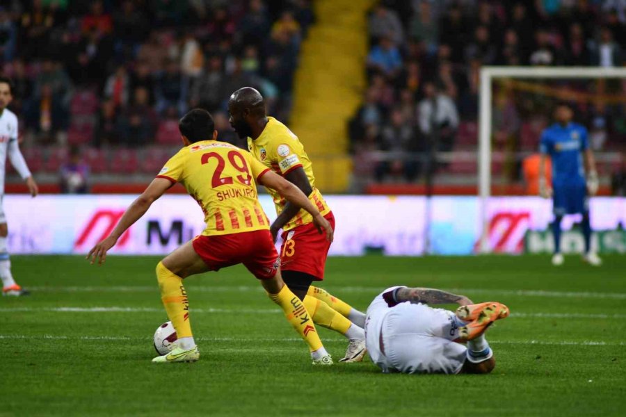 Trendyol Süper Lig: Kayserispor: 0 - Trabzonspor: 1 (ilk Yarı)