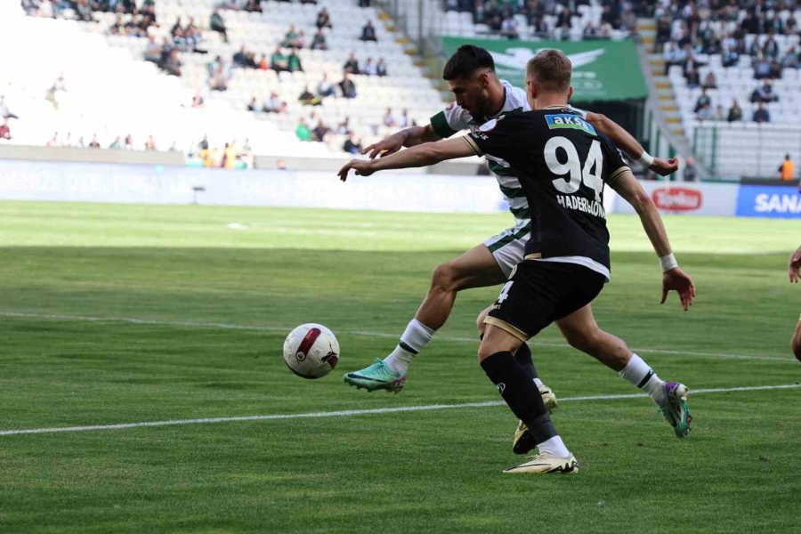 Trendyol Süper Lig: Konyaspor: 0 - Corendon Alanyaspor: 1 (ilk Yarı)