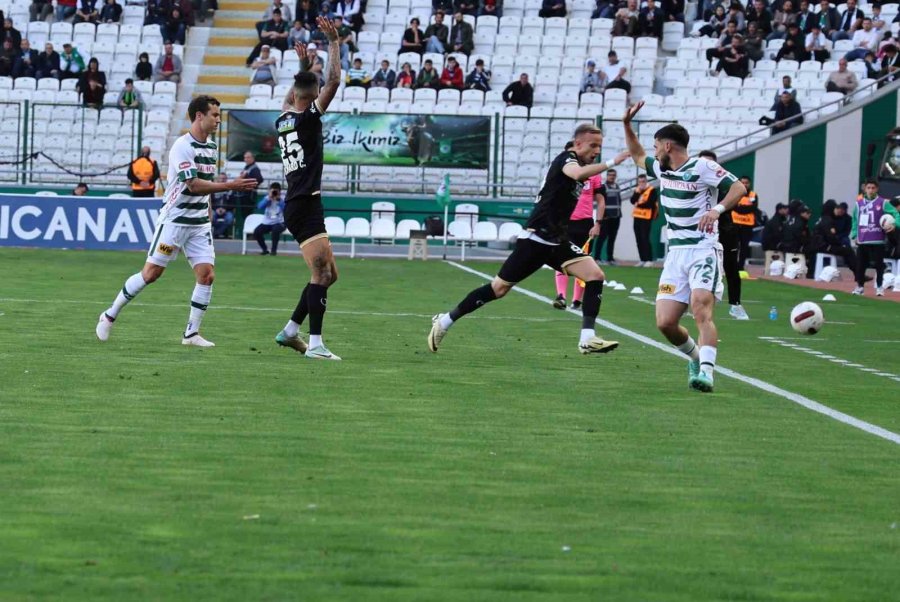 Trendyol Süper Lig: Konyaspor: 0 - Corendon Alanyaspor: 1 (ilk Yarı)