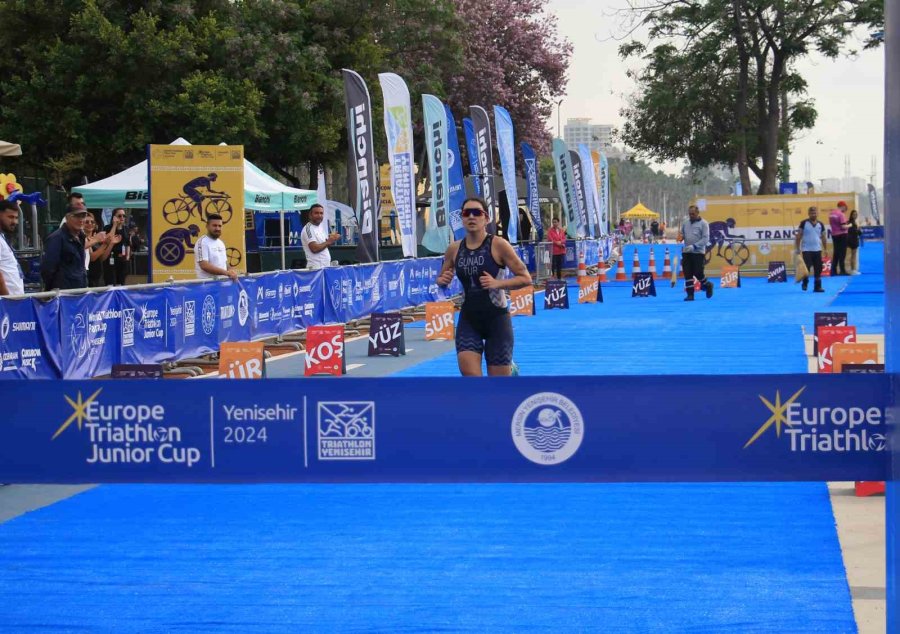 Türkiye Triatlon Elitler Türkiye Şampiyonası Sprint Mesafe Yarışı Yapıldı