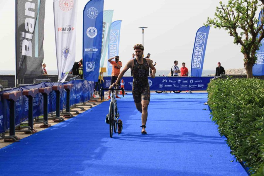 Türkiye Triatlon Elitler Türkiye Şampiyonası Sprint Mesafe Yarışı Yapıldı