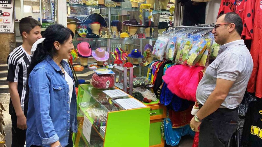 Kostümcülerde 23 Nisan Çocuk Bayramı Mesaisi