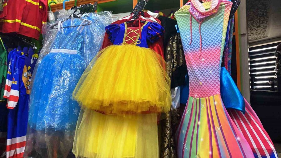 Kostümcülerde 23 Nisan Çocuk Bayramı Mesaisi