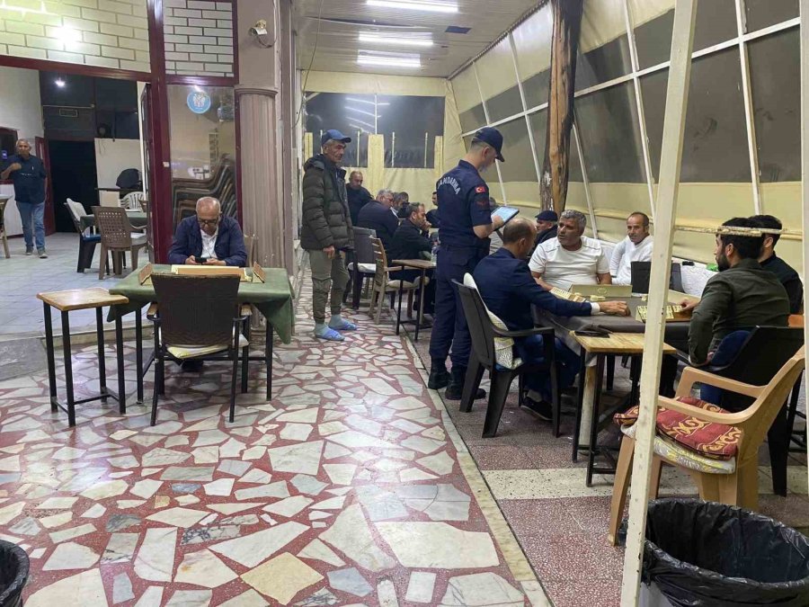 Alanya’da 2 Aranan Şahıs Yakalandı