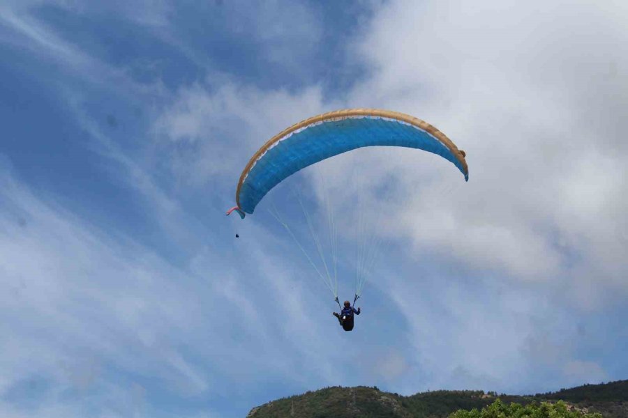 Türkiye Yamaç Paraşütü Akdeniz Bölgesi Hedef Yarışması Alanya’da Yapıldı
