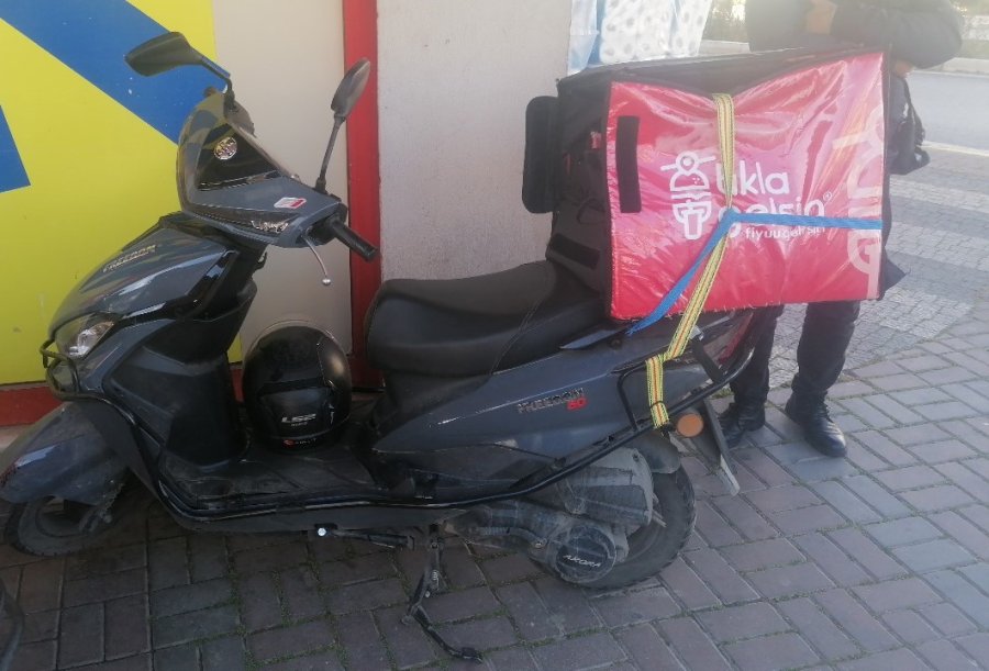 Motosiklet Sürücüsü Ölümden Döndü