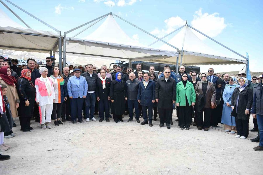 Kayseri’de 271 Bin 500 Fidan Toprakla Buluştu