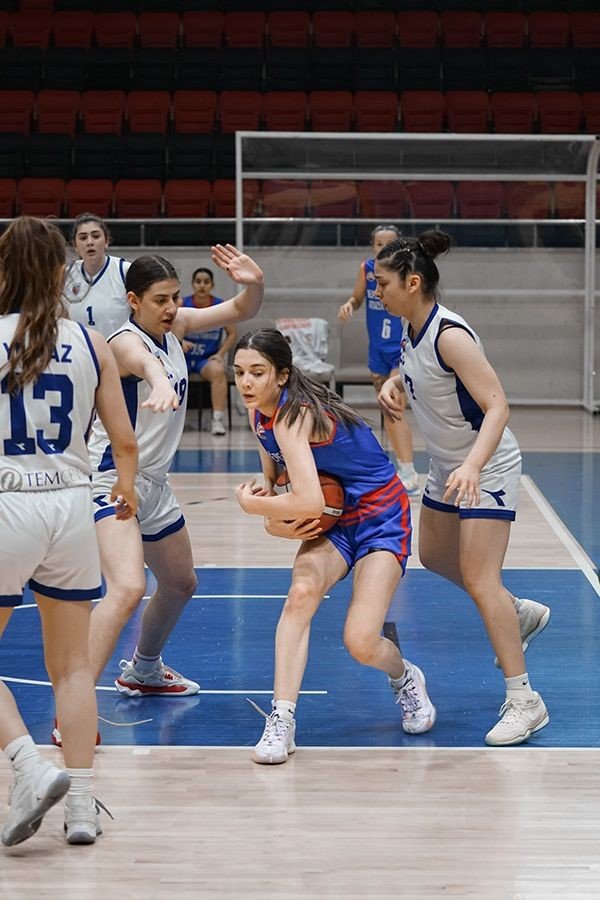 Kepez’in Kızları İlk 16’da