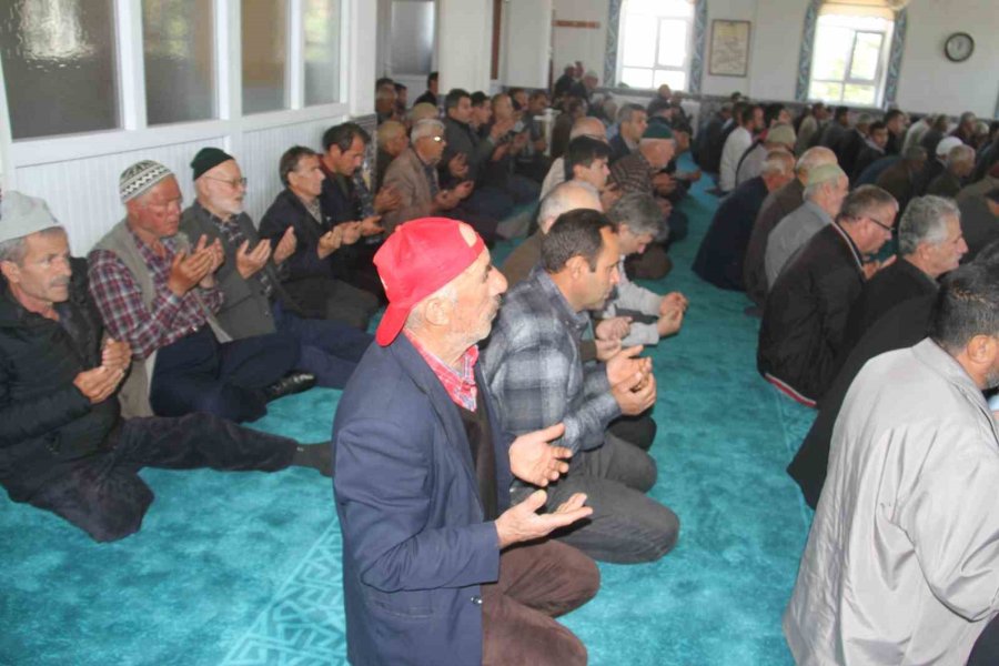 Beyşehir Gölü Kenarındaki Hububat Ekili Araziler İçin Yağmur Duası Yapıldı