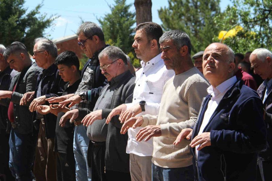 Beyşehir Gölü Kenarındaki Hububat Ekili Araziler İçin Yağmur Duası Yapıldı