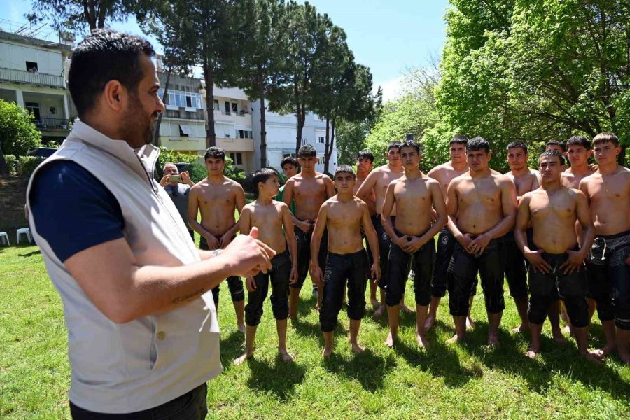 Antalya’da Geleceğin Başpehlivanları Hazırlıklara Devam Ediyor
