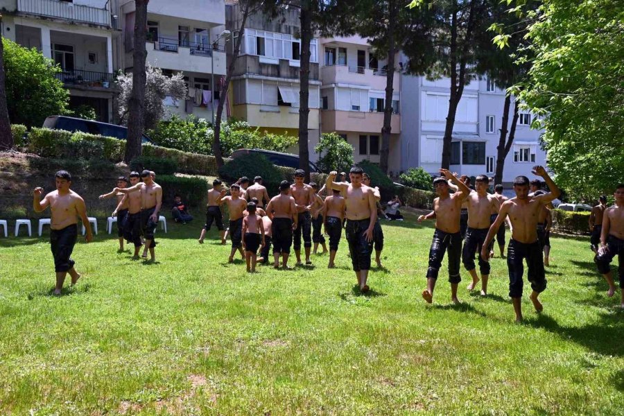 Antalya’da Geleceğin Başpehlivanları Hazırlıklara Devam Ediyor