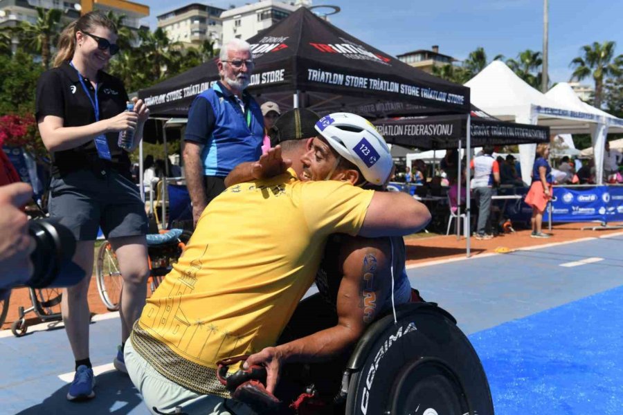Dünya Paratriatlon Kupası’nda Tarih Yazıldı