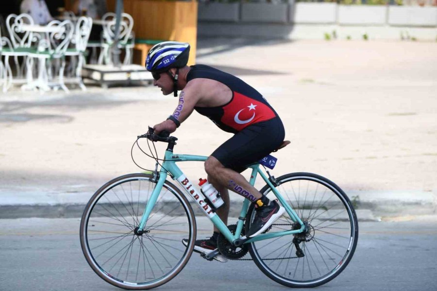 Dünya Paratriatlon Kupası’nda Tarih Yazıldı