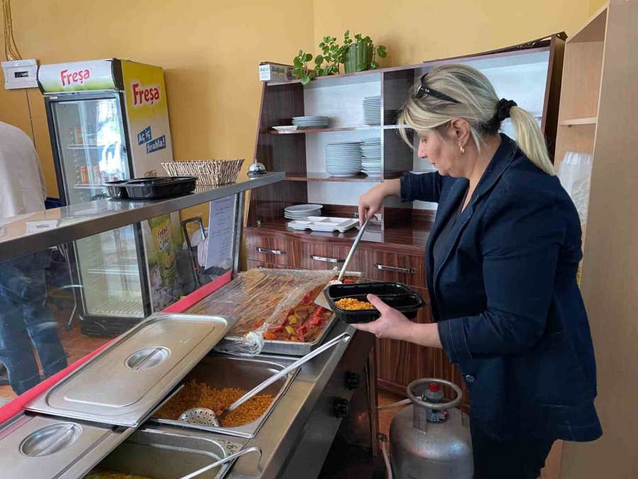 Arkadaşa İkram İle Başlayan İçli Köfte Serüveni Fabrika Açtırdı