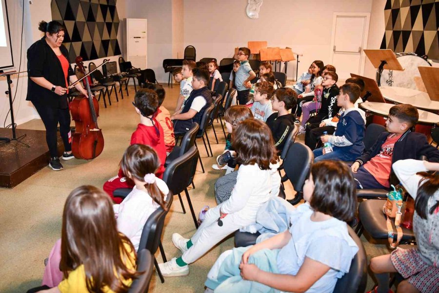 Öğrenciler Enstrümanlar İle Tanıştı