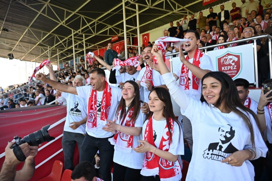 Şampiyon Kepezspor Kupasını Aldı