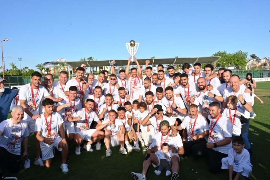 Şampiyon Kepezspor Kupasını Aldı