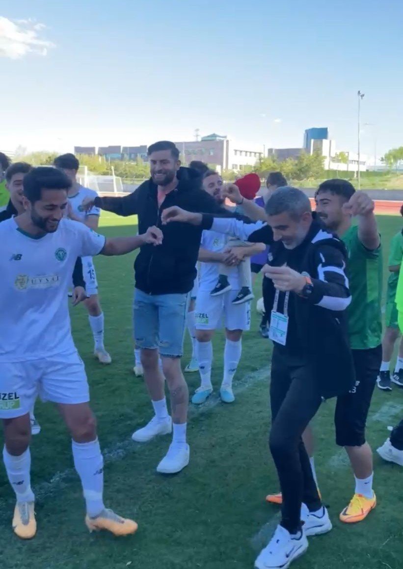 1922 Konyaspor Ligde Kalmayı Oyun Havası İle Kutladı