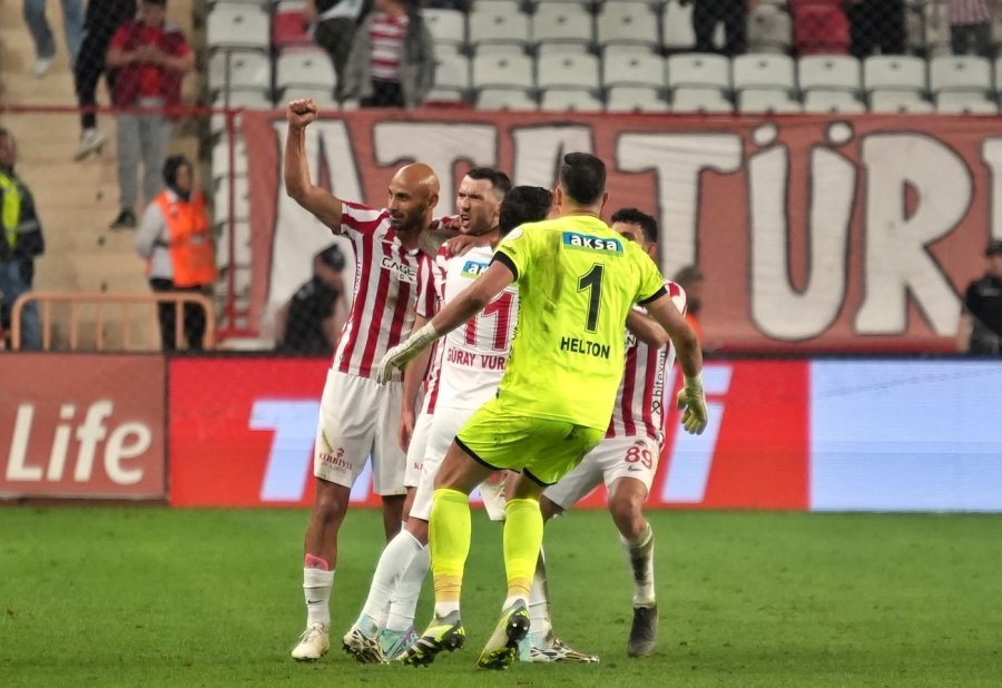 Trendyol Süper Lig: Antalyaspor: 2 - Hatayspor: 1 (maç Sonucu)