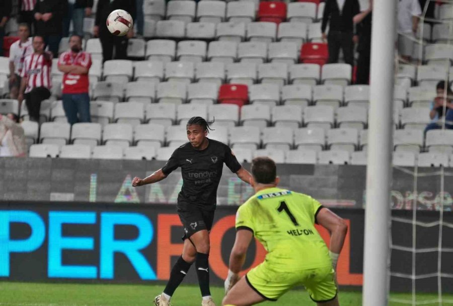 Trendyol Süper Lig: Antalyaspor: 2 - Hatayspor: 1 (maç Sonucu)