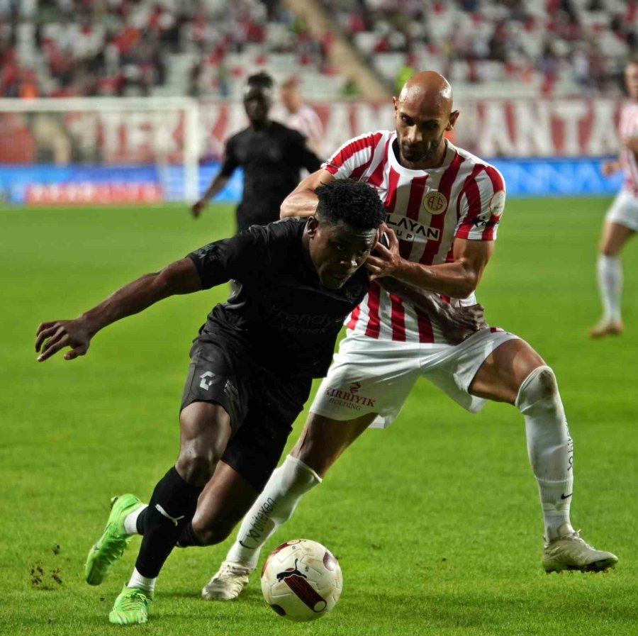 Trendyol Süper Lig: Antalyaspor: 2 - Hatayspor: 1 (maç Sonucu)