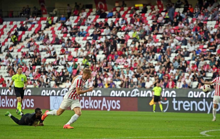 Trendyol Süper Lig: Antalyaspor: 0 - Hatayspor: 1 (ilk Yarı)